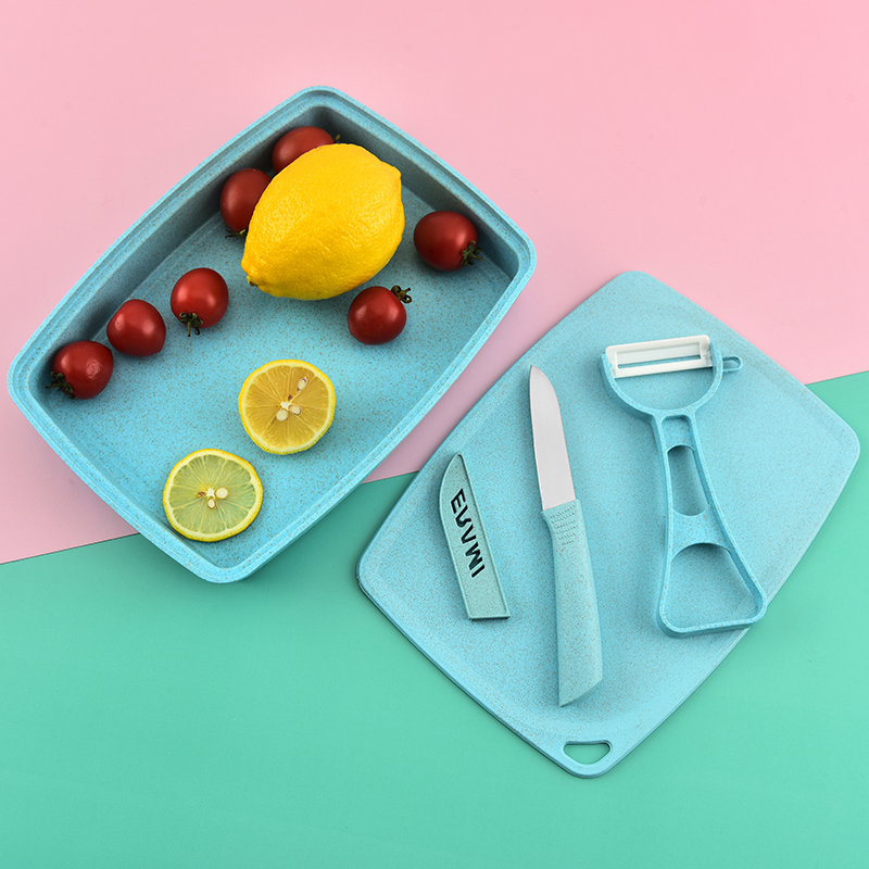 Baby Food Knife Set - مجموعة من أربع سكاكين فواكه لتقطيع