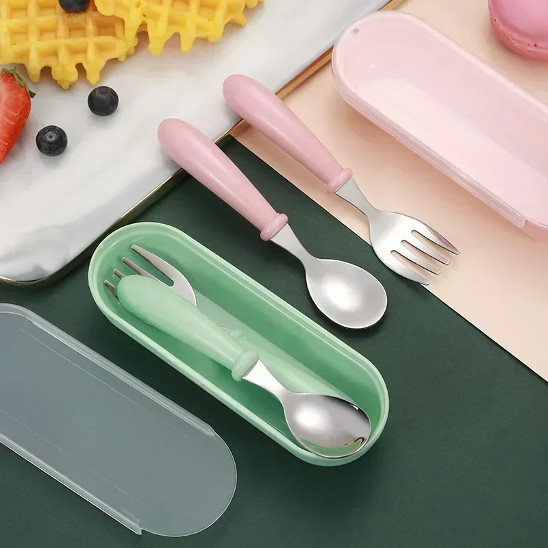 مجموعة أدوات تغذية الأطفال من  - مراجعة Baby Food Utensil وسعره