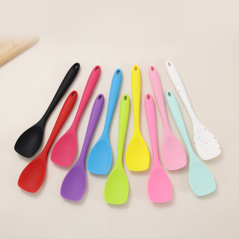 ملعقة سيليكون آمنة للطعام مقاو - مراجعة Baby Food Cooking Set وسعره