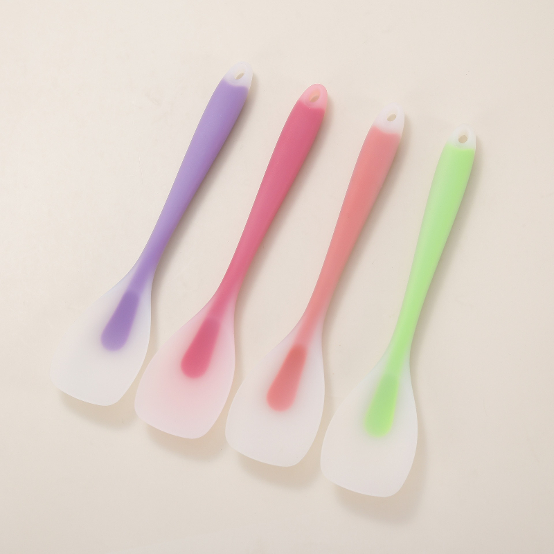 ملعقة سيليكون آمنة للطعام مقاو - مراجعة Baby Food Cooking Set وسعره